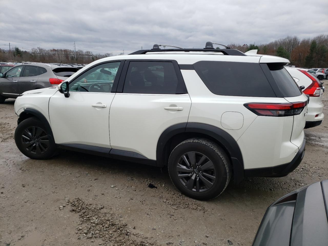Obraz 2 z 2022 NISSAN PATHFINDER SV 2022 z VIN 5N1DR3BC8NC245789