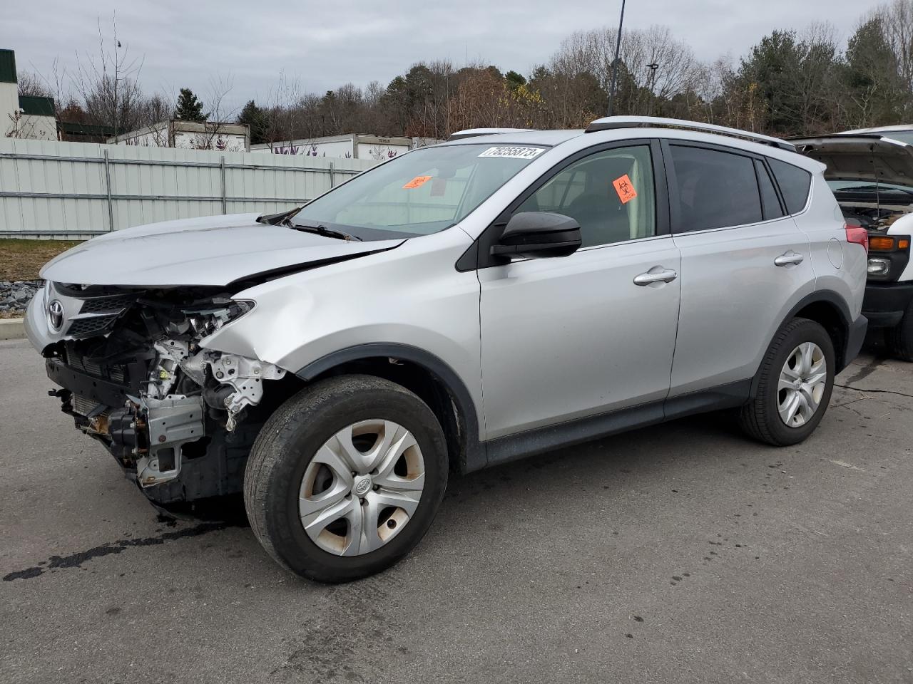 Image 1 of 2015 TOYOTA RAV4 LE 2015 with VIN JTMBFREV7FJ027599