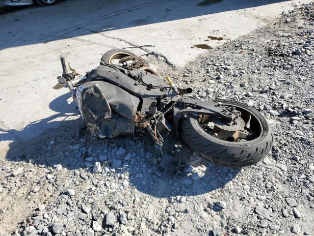 Изображение 2 2001 SUZUKI GSX-R750  2001 с VIN JS1GR7HA212103852