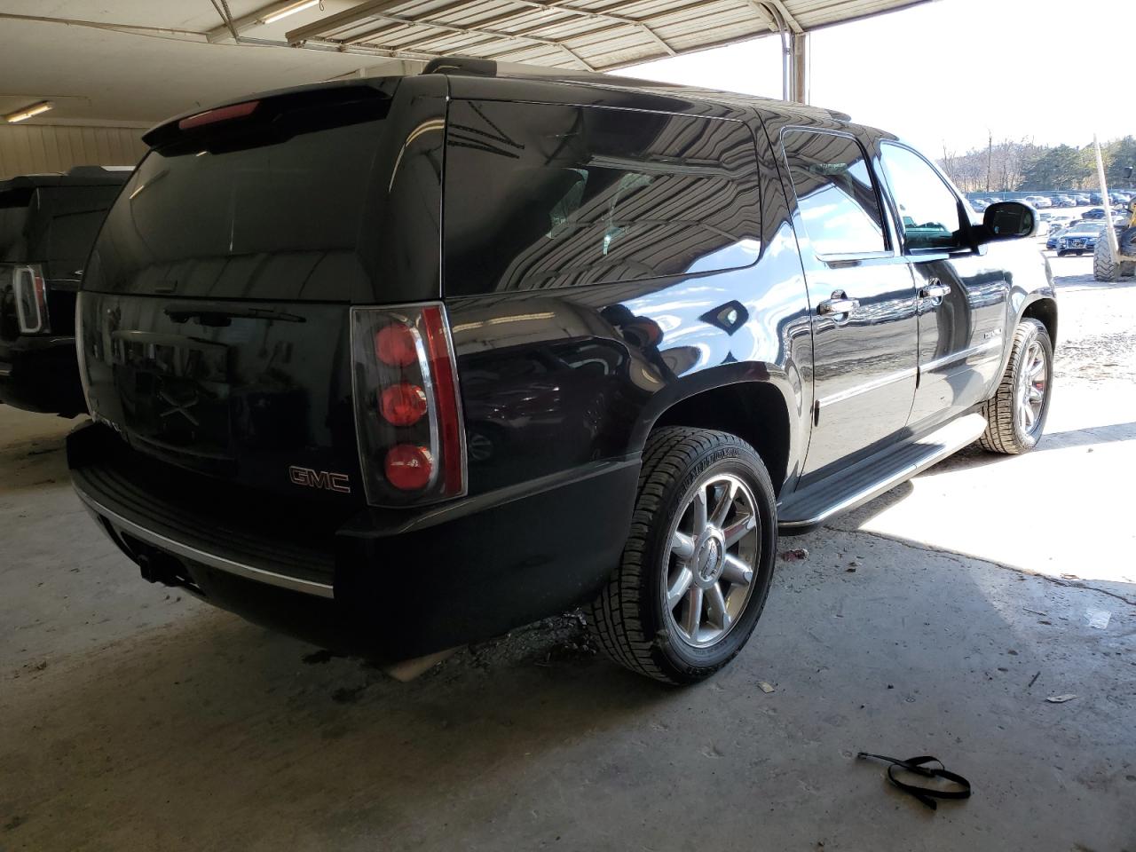 Obraz 3 z 2011 GMC YUKON XL DENALI 2011 z VIN 1GKS2MEF1BR224629