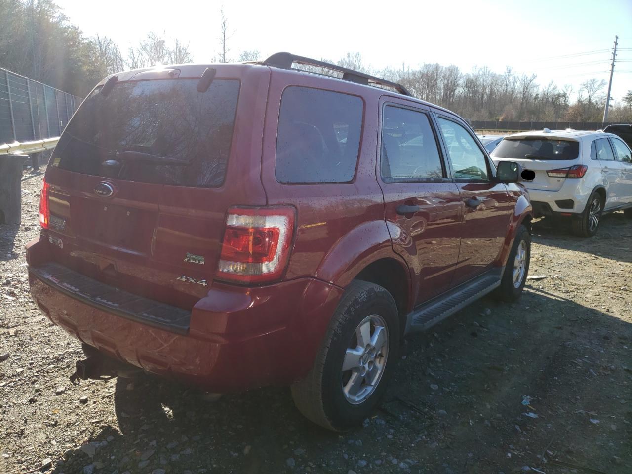 Image 3 of 2011 FORD ESCAPE XLT 2011 with VIN 1FMCU9DG8BKC35519