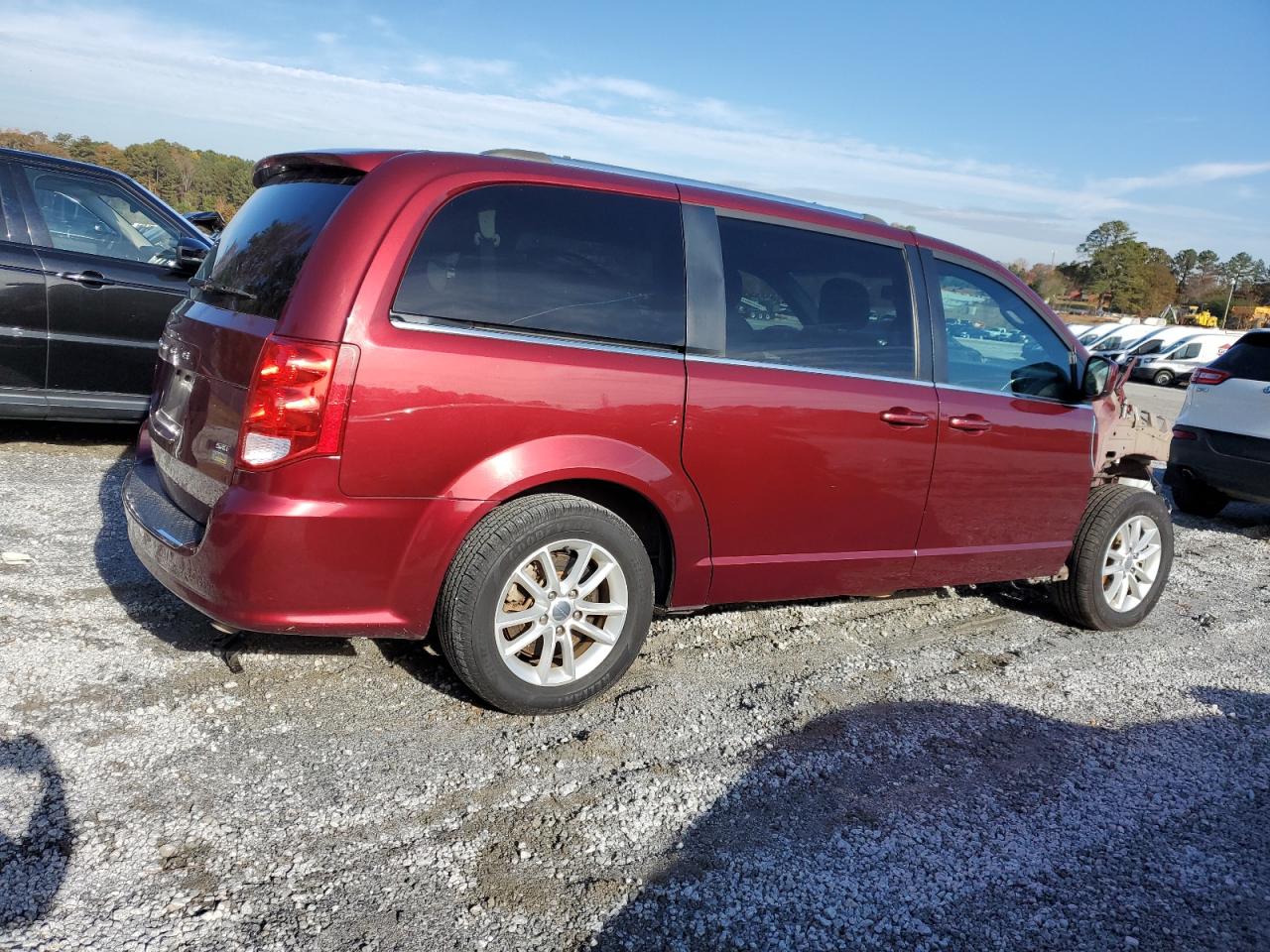 Image 3 of 2018 DODGE GRAND CARAVAN SXT 2018 with VIN 2C4RDGCG5JR242187