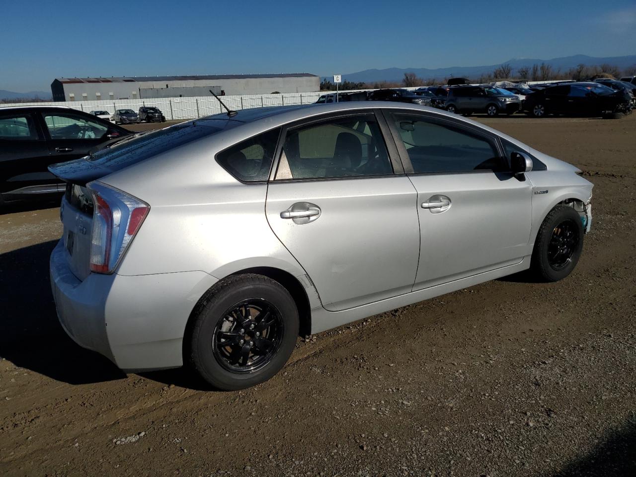 Image 3 of 2015 TOYOTA PRIUS  2015 with VIN JTDKN3DU2F0475425