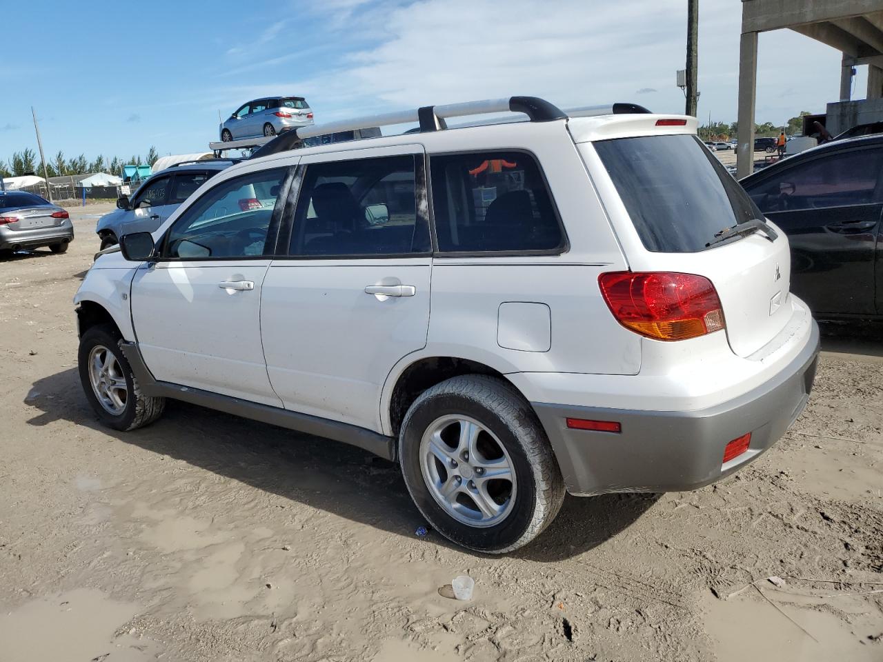 Image 2 of 2003 MITSUBISHI OUTLANDER LS 2003 with VIN JA4LX31G53U109440