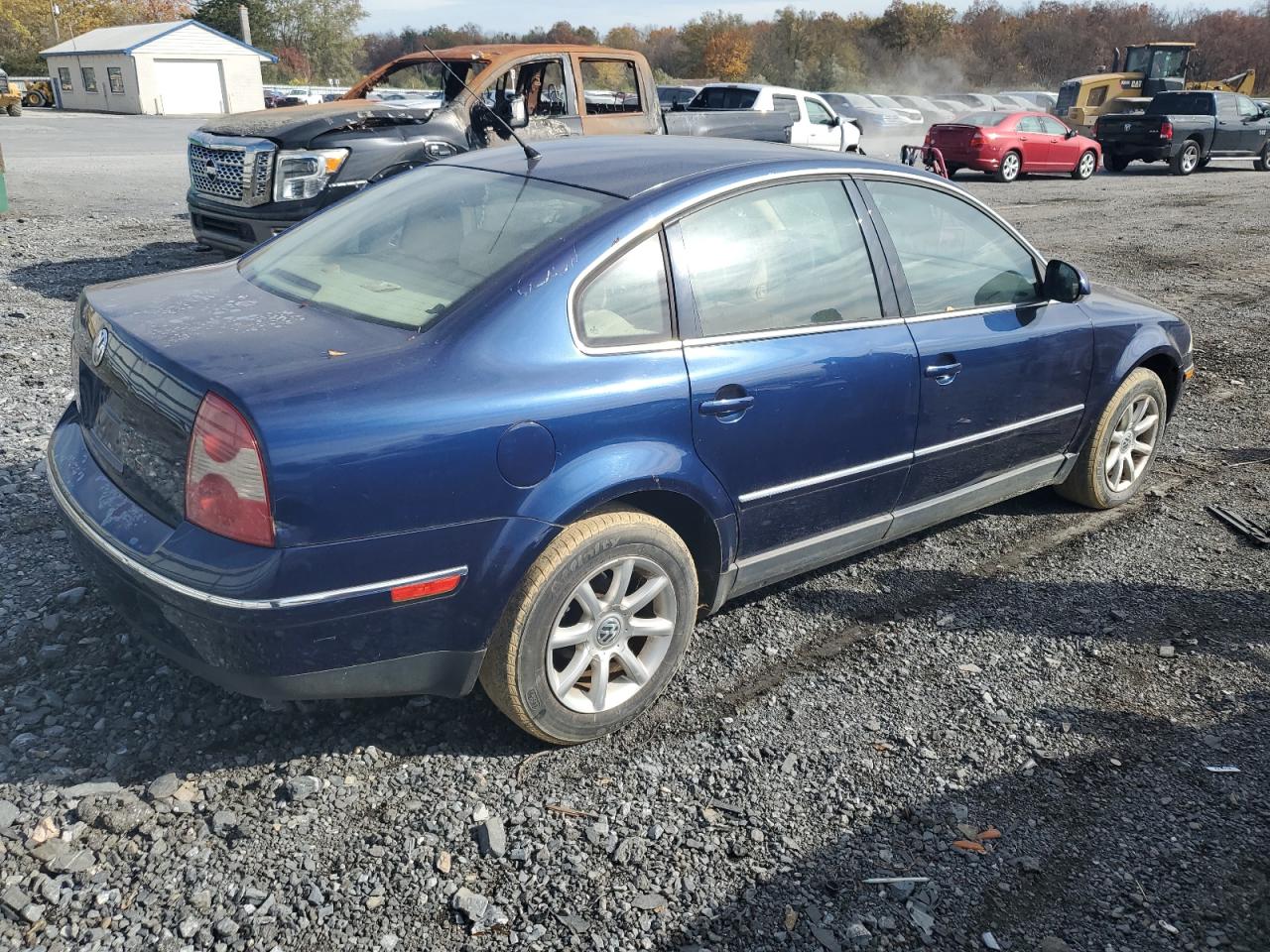 Image 3 of 2004 VOLKSWAGEN PASSAT GLS 2004 with VIN WVWPD63B44P331292