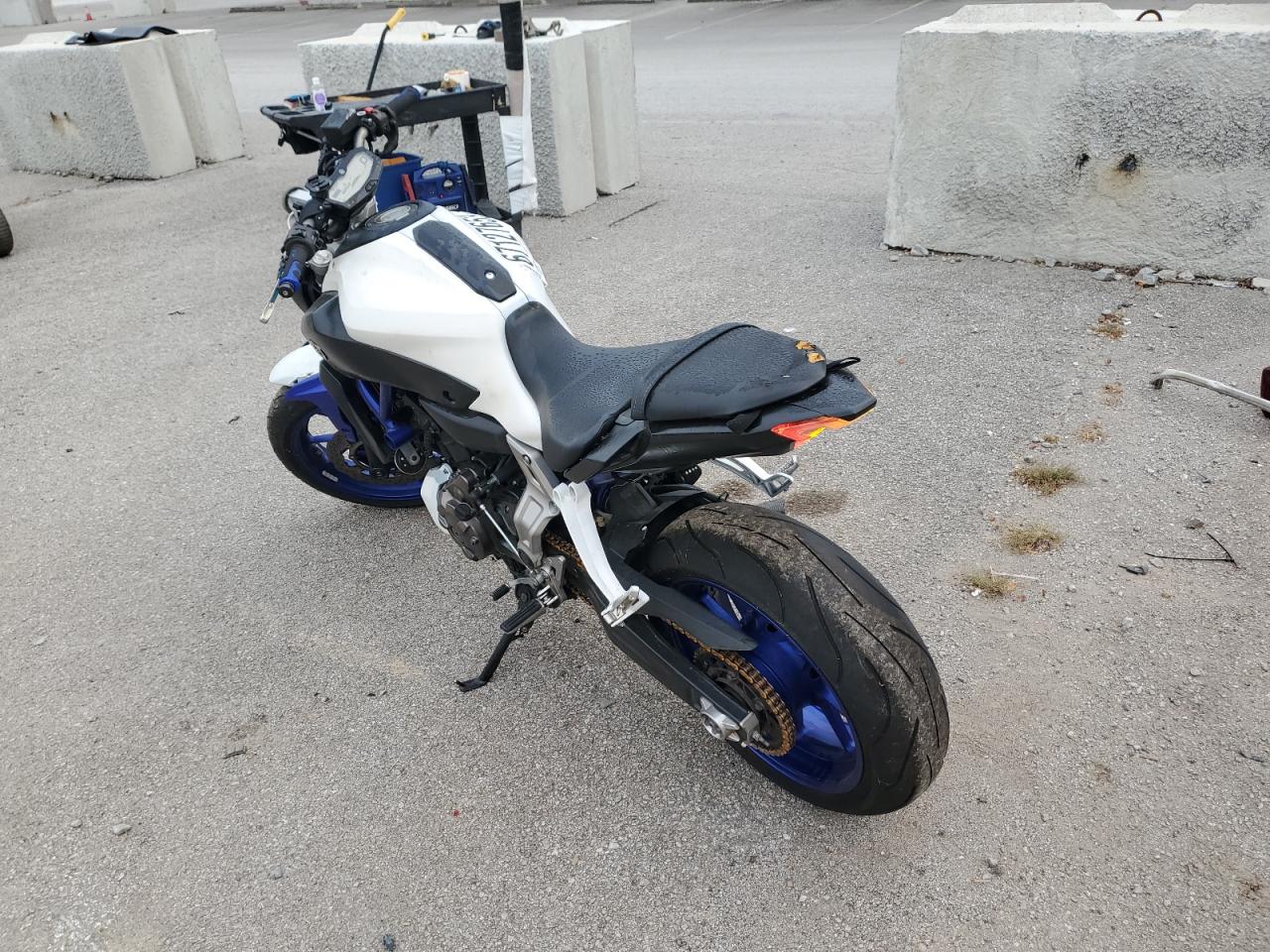 Obraz 3 z Yamaha Fz07 2016 z VIN JYARM06E4GA006785