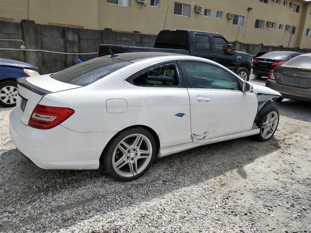 Obraz 3 z 2013 MERCEDES-BENZ C 250 2013 z VIN WDDGJ4HB3DF979367