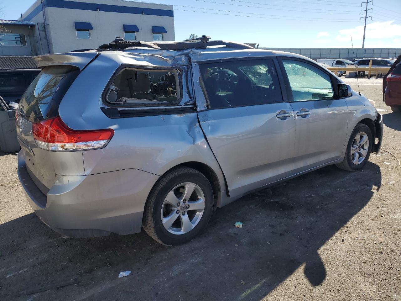 Obraz 3 z 2013 TOYOTA SIENNA LE 2013 z VIN 5TDKK3DC5DS329207