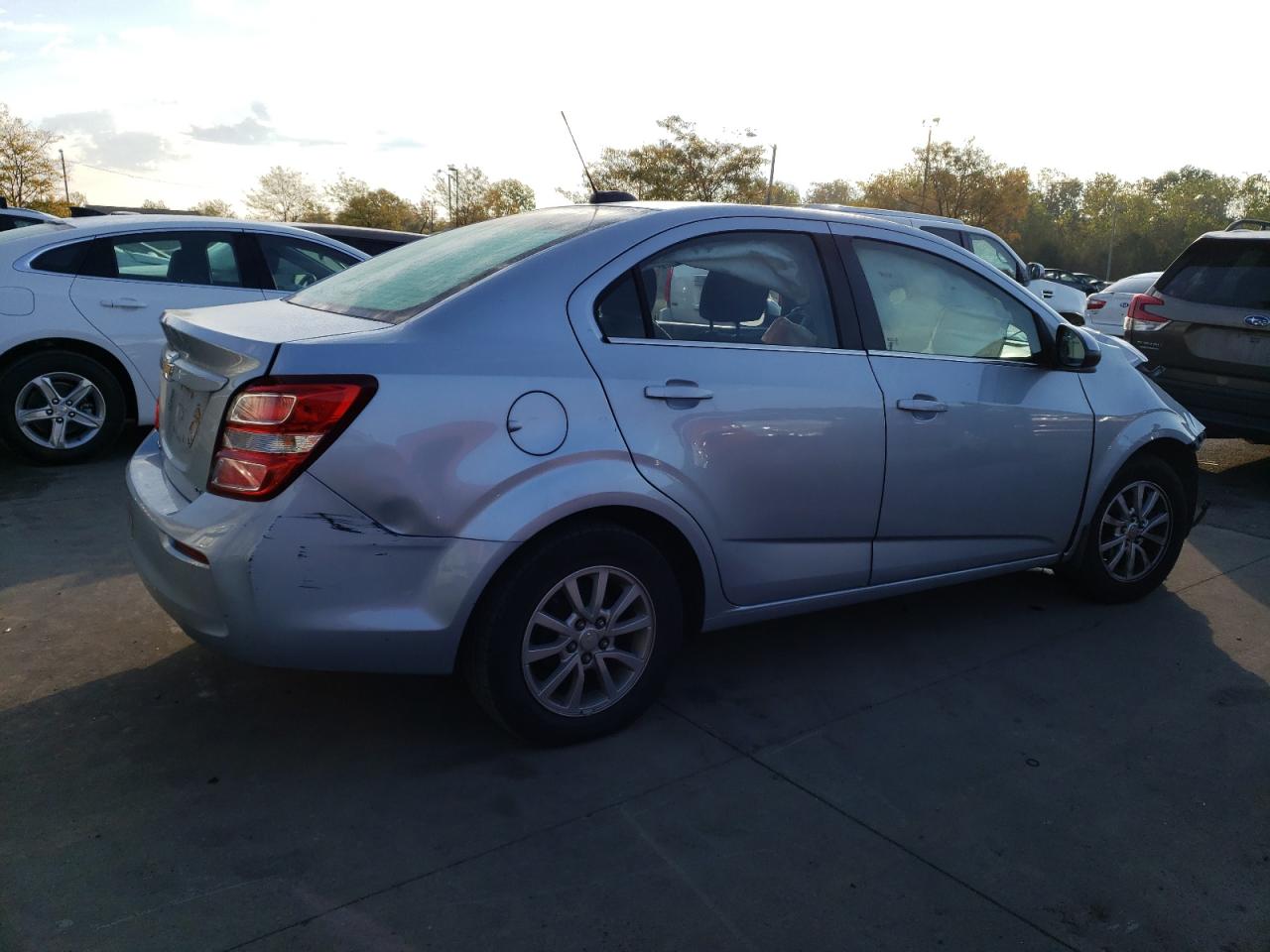 Obraz 3 z 2018 CHEVROLET SONIC LT 2018 z VIN 1G1JD5SG5J4104941