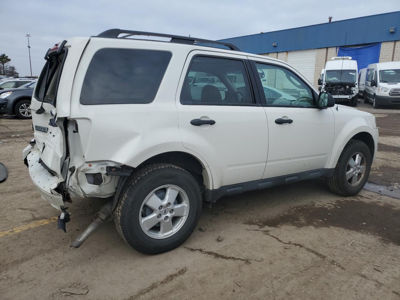 Image 3 of 2011 FORD ESCAPE XLT 2011 with VIN 1FMCU0D73BKB58702