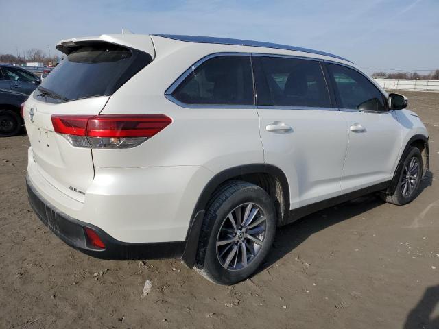Obraz 3 z 2019 TOYOTA HIGHLANDER SE 2019 z VIN 5TDJZRFH7KS954157