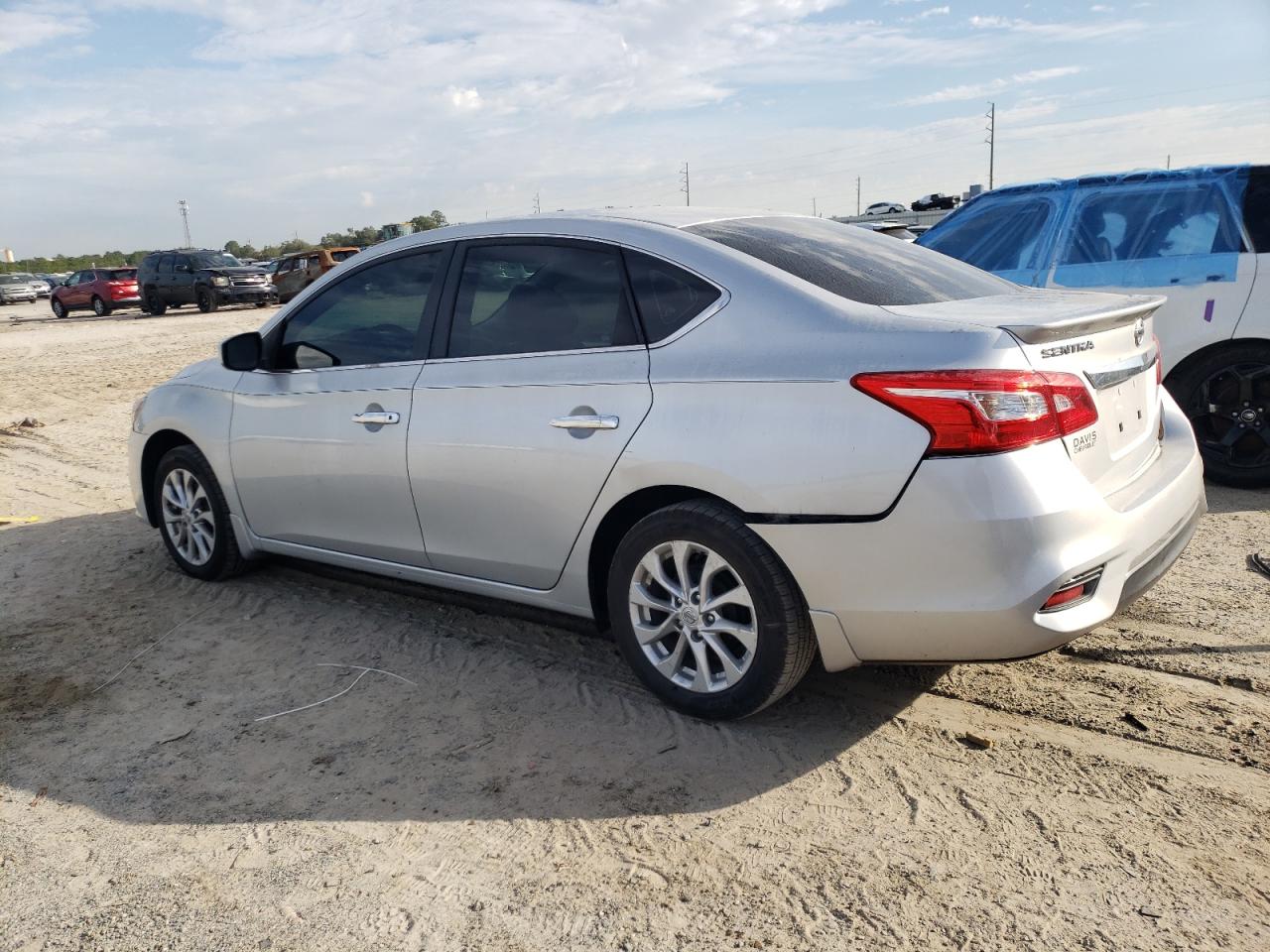 Obraz 2 z 2017 NISSAN SENTRA S 2017 z VIN 3N1AB7AP5HY275273