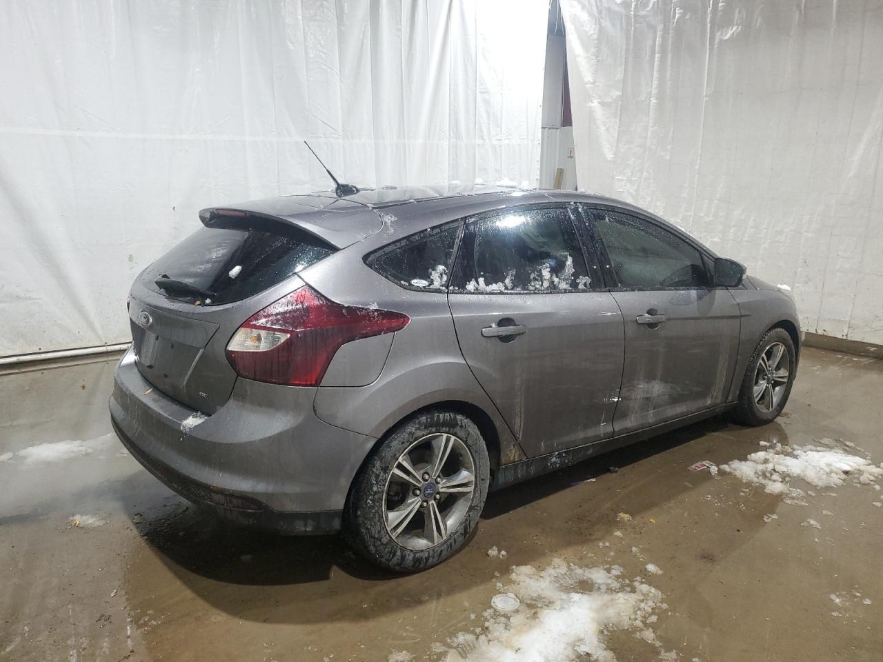 Image 3 of 2014 FORD FOCUS SE 2014 with VIN 1FADP3K2XEL463708