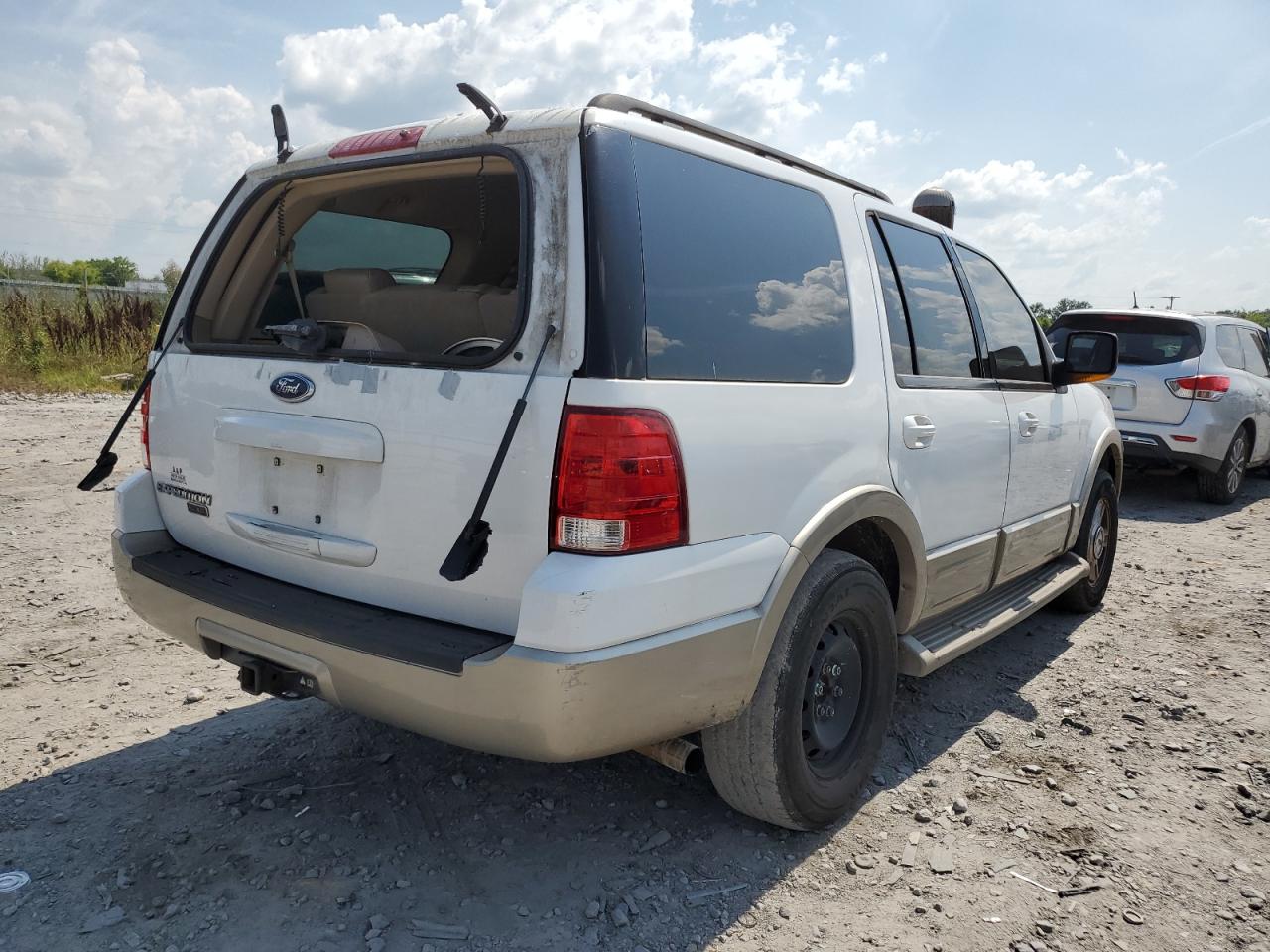 Image 3 of 2005 FORD EXPEDITION EDDIE BAUER 2005 with VIN 1FMPU17515LA02111