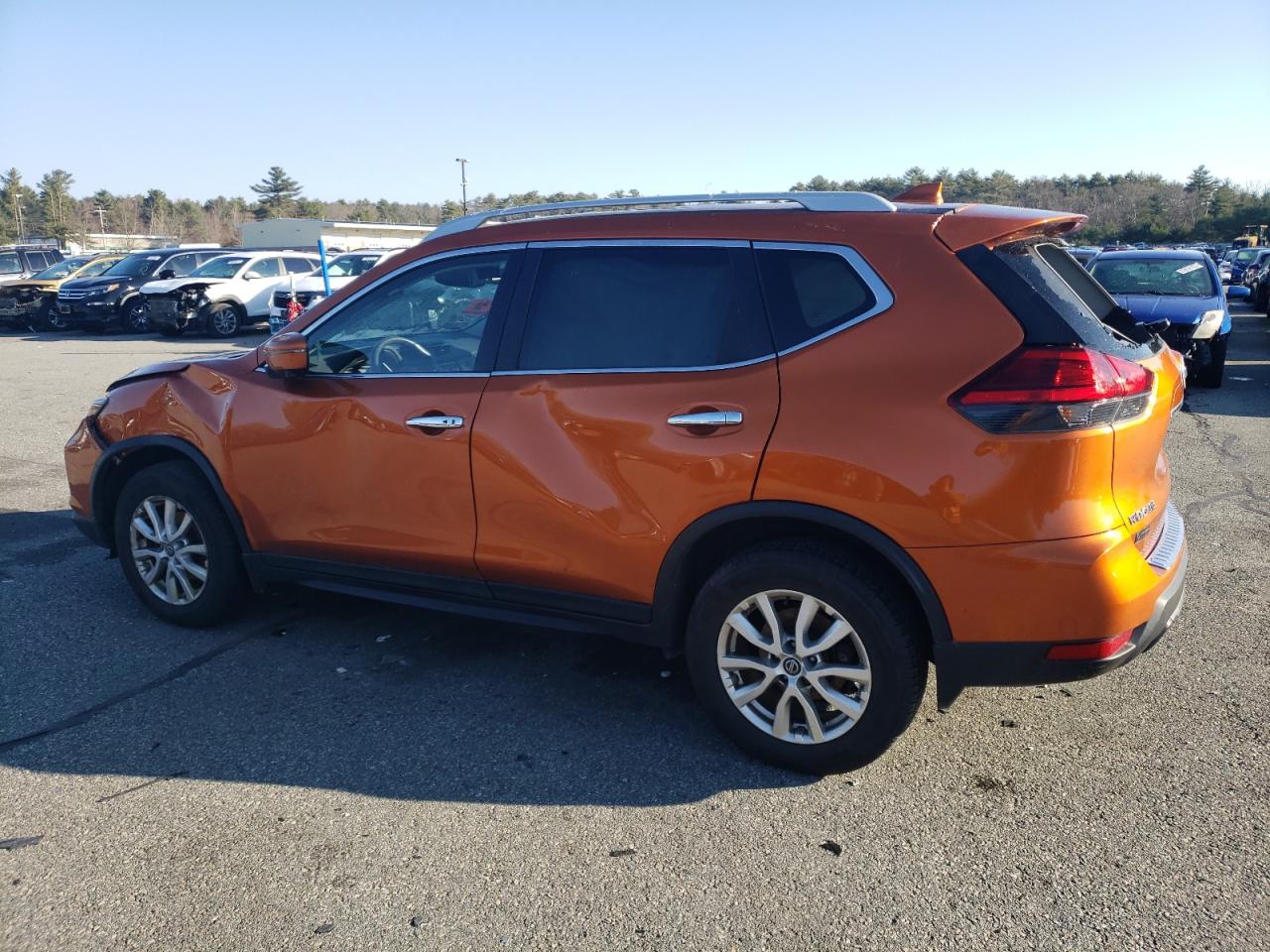 Obraz 2 z 2017 NISSAN ROGUE SV 2017 z VIN 5N1AT2MV5HC776191