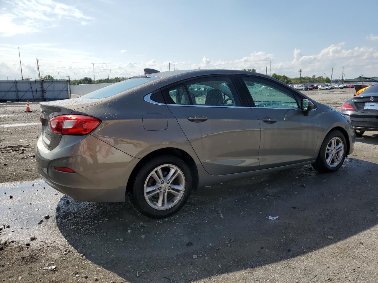 Obraz 3 z 2018 CHEVROLET CRUZE LT 2018 z VIN 1G1BE5SM7J7208773