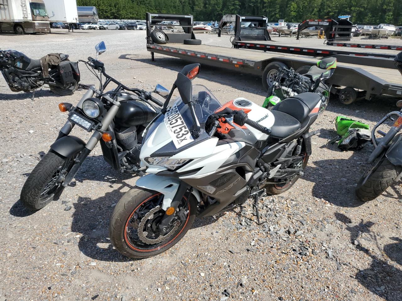 Изображение 2 2023 KAWASAKI EX650 R 2023 с VIN ML5EXER1XPDA94835
