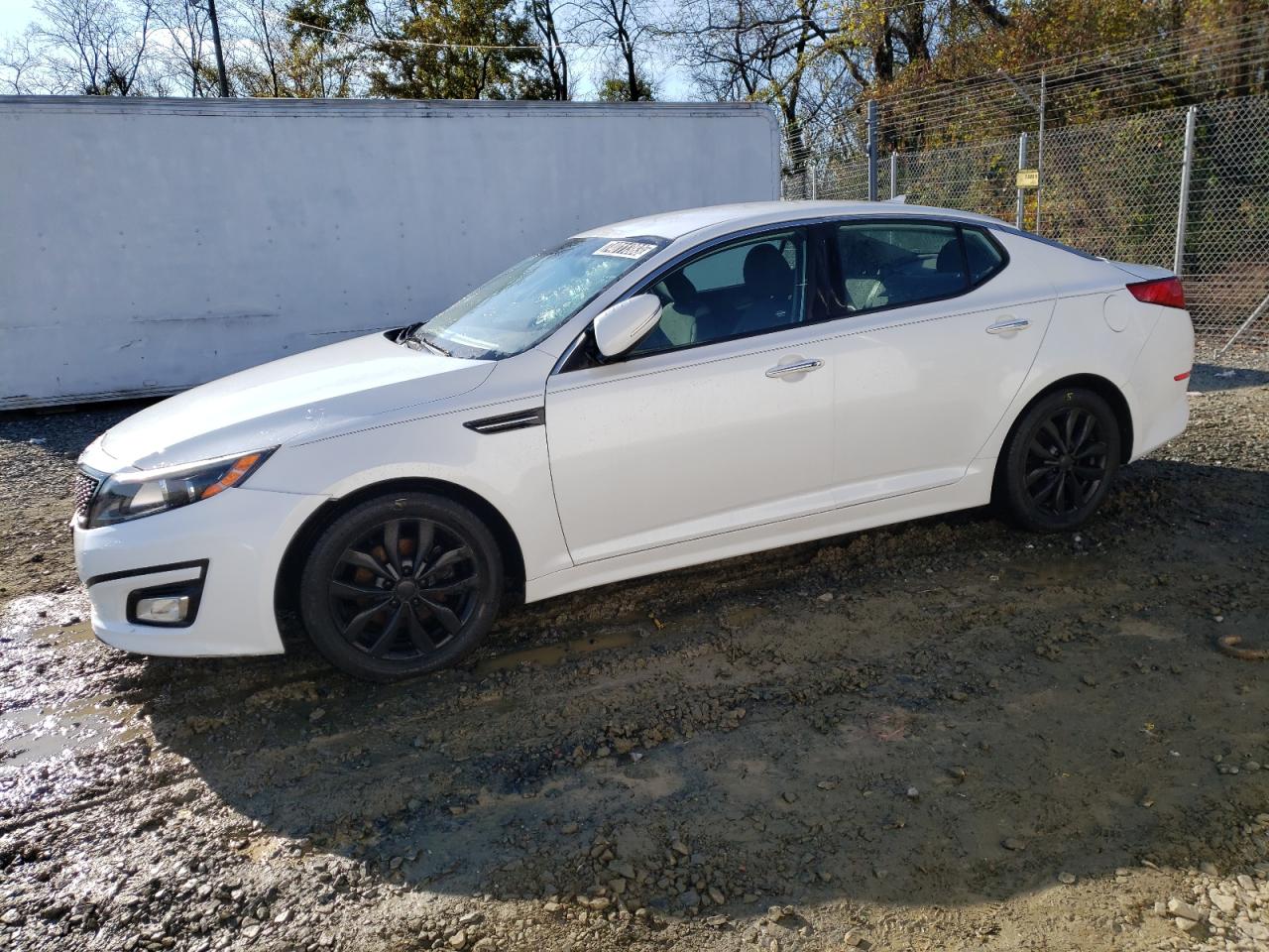 Image 1 of 2015 KIA OPTIMA LX 2015 with VIN 5XXGM4A72FG500755