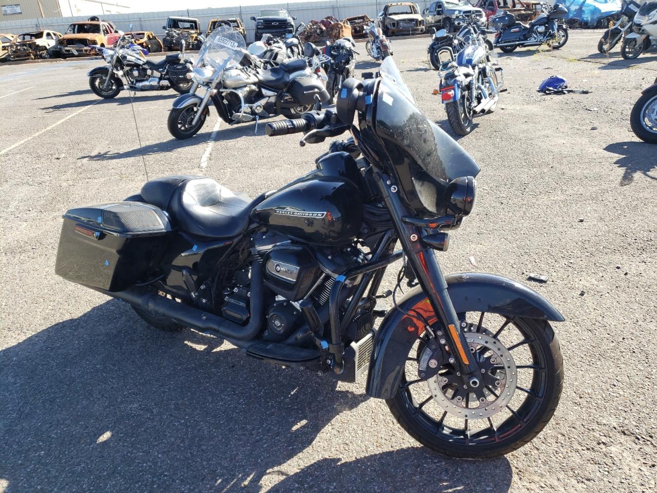 Изображение 1 2018 HARLEY-DAVIDSON FLHXS STREET GLIDE SPECIAL 2018 с VIN 1HD1KRC1XJB649381