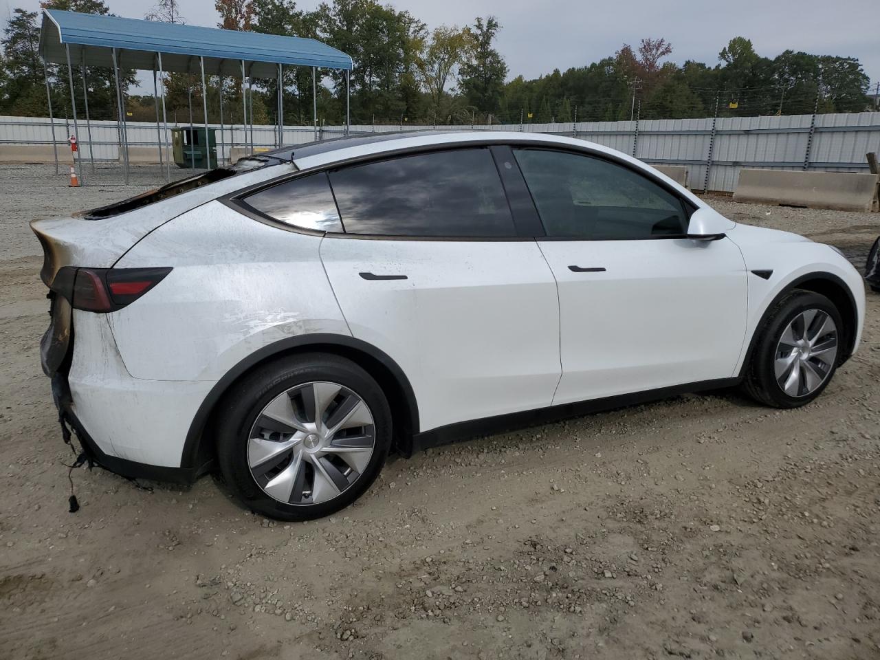 Изображение 3 2023 TESLA MODEL Y  2023 с VIN 7SAYGDEE2PA061257