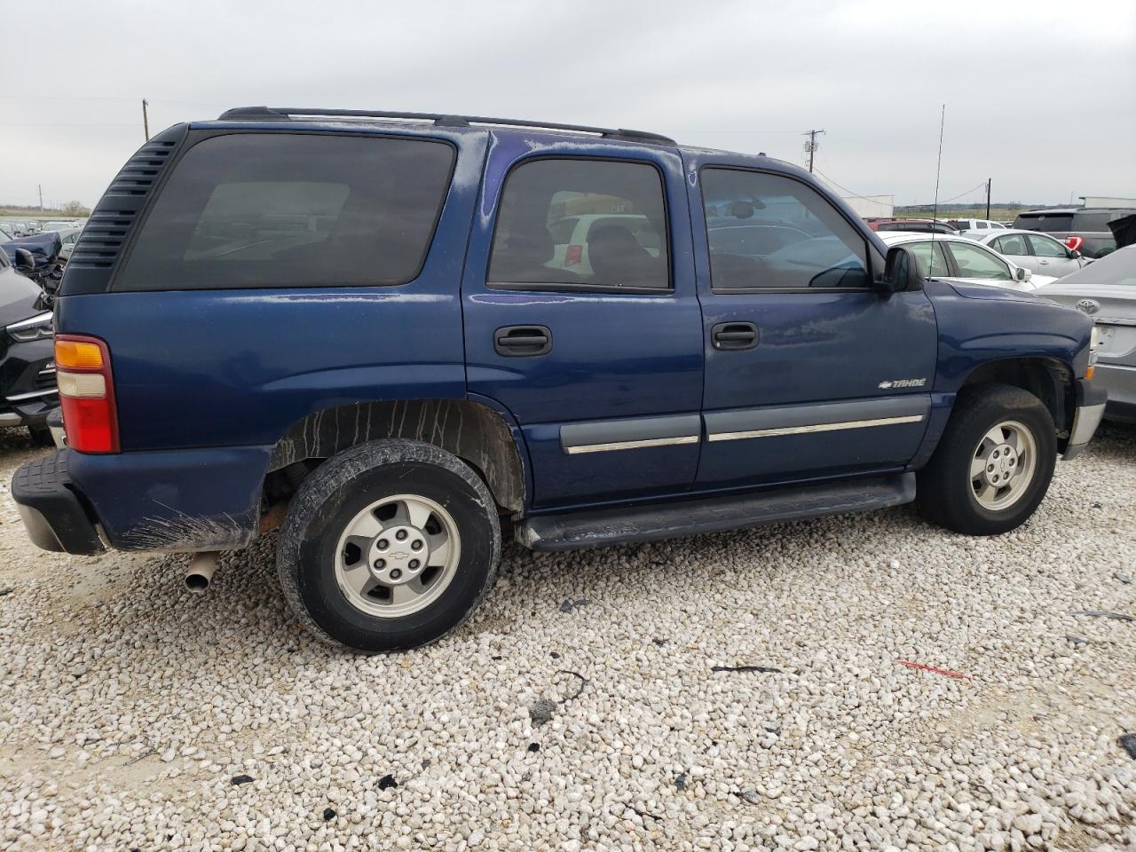 Image 3 of 2003 CHEVROLET TAHOE C1500 2003 with VIN 1GNEC13T73R135072
