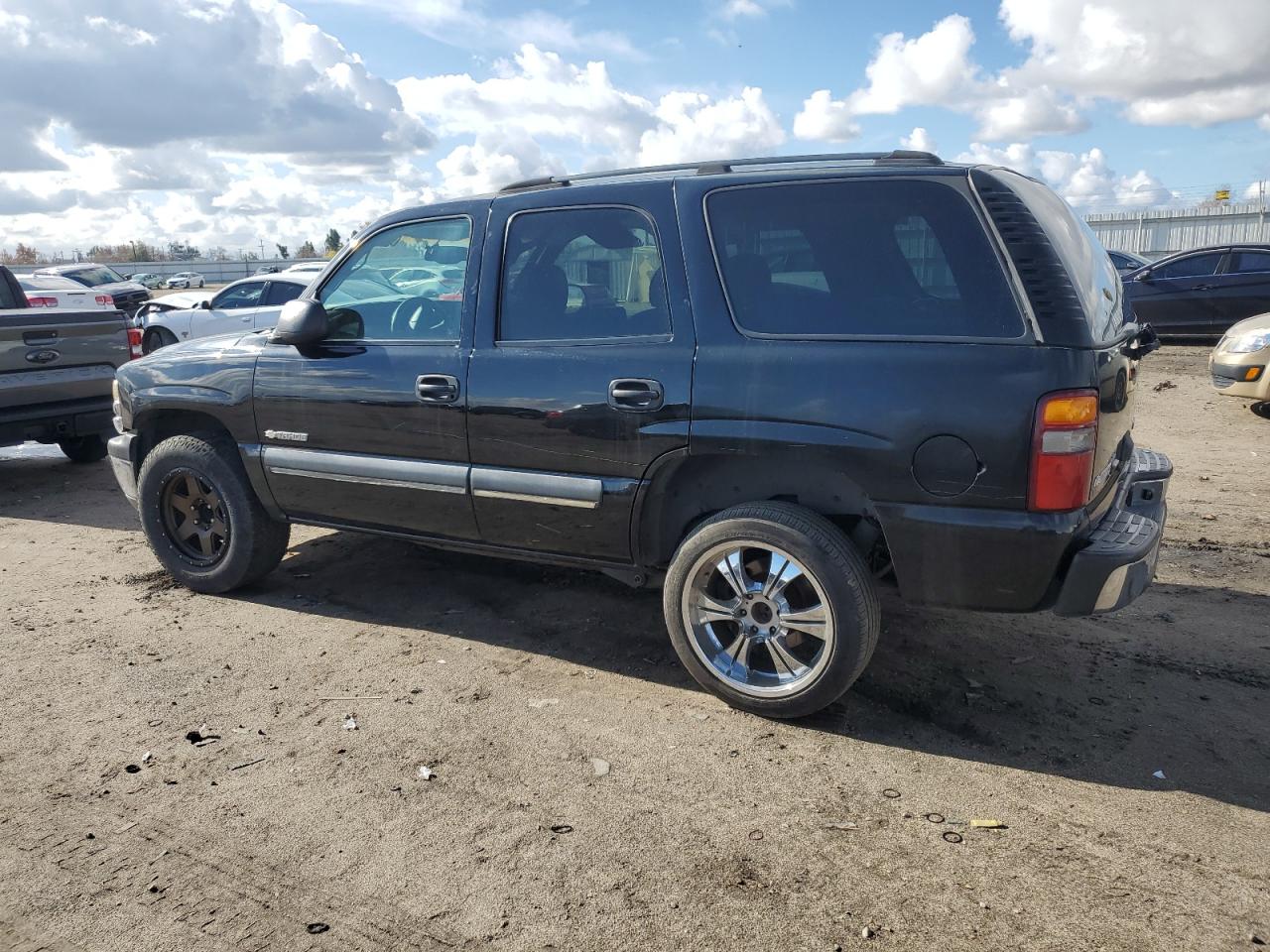 Obraz 2 z 2003 CHEVROLET TAHOE C1500 2003 z VIN 1GNEC13V33R279123