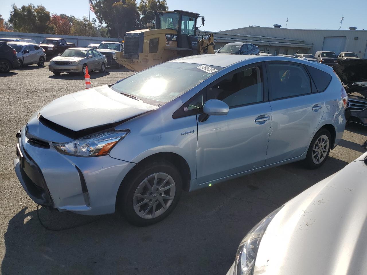 Image 1 of 2015 TOYOTA PRIUS V  2015 with VIN JTDZN3EUXFJ031085