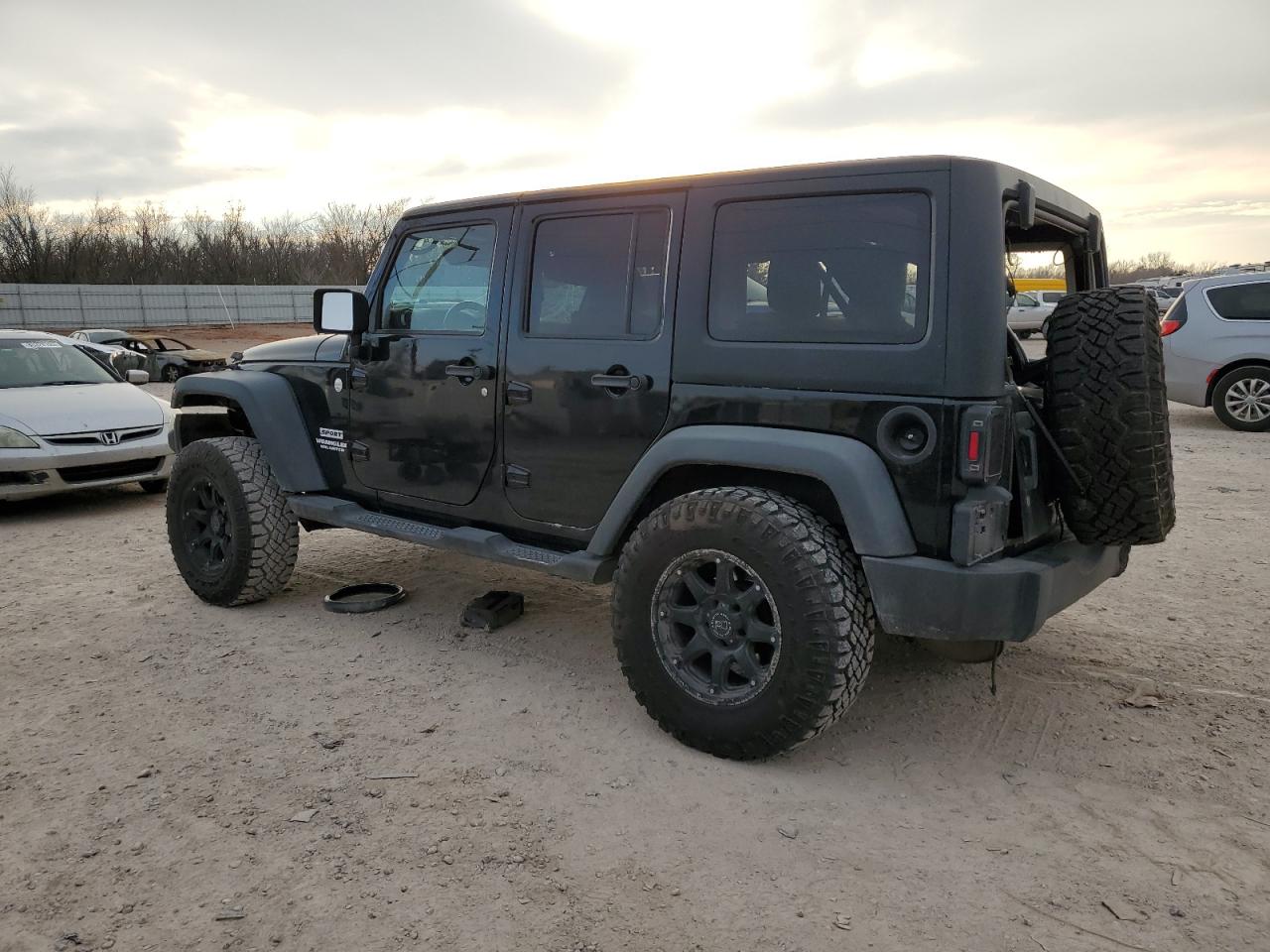 Obraz 2 z 2013 JEEP WRANGLER UNLIMITED SPORT 2013 z VIN 1C4BJWDG1DL622966