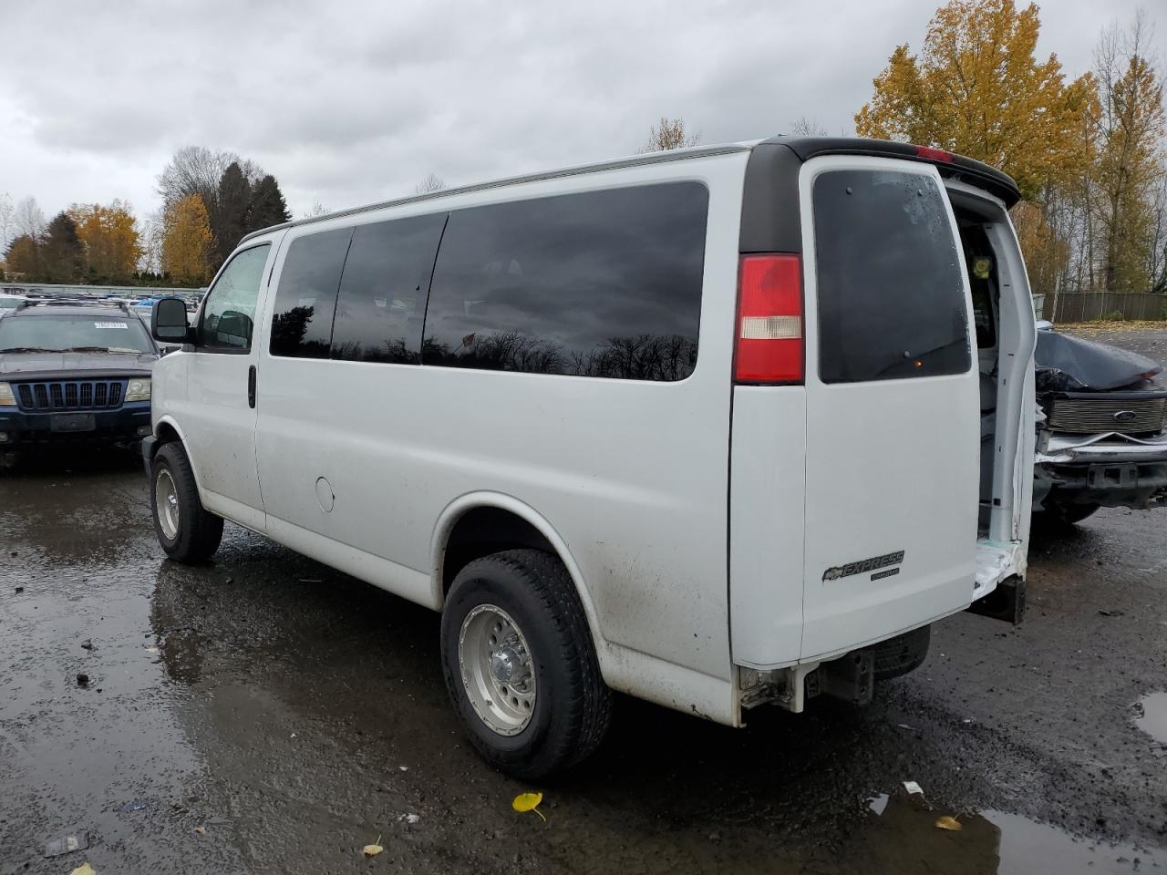 Image 2 of 2008 CHEVROLET EXPRESS G2500  2008 with VIN 1GAGG25K381200174