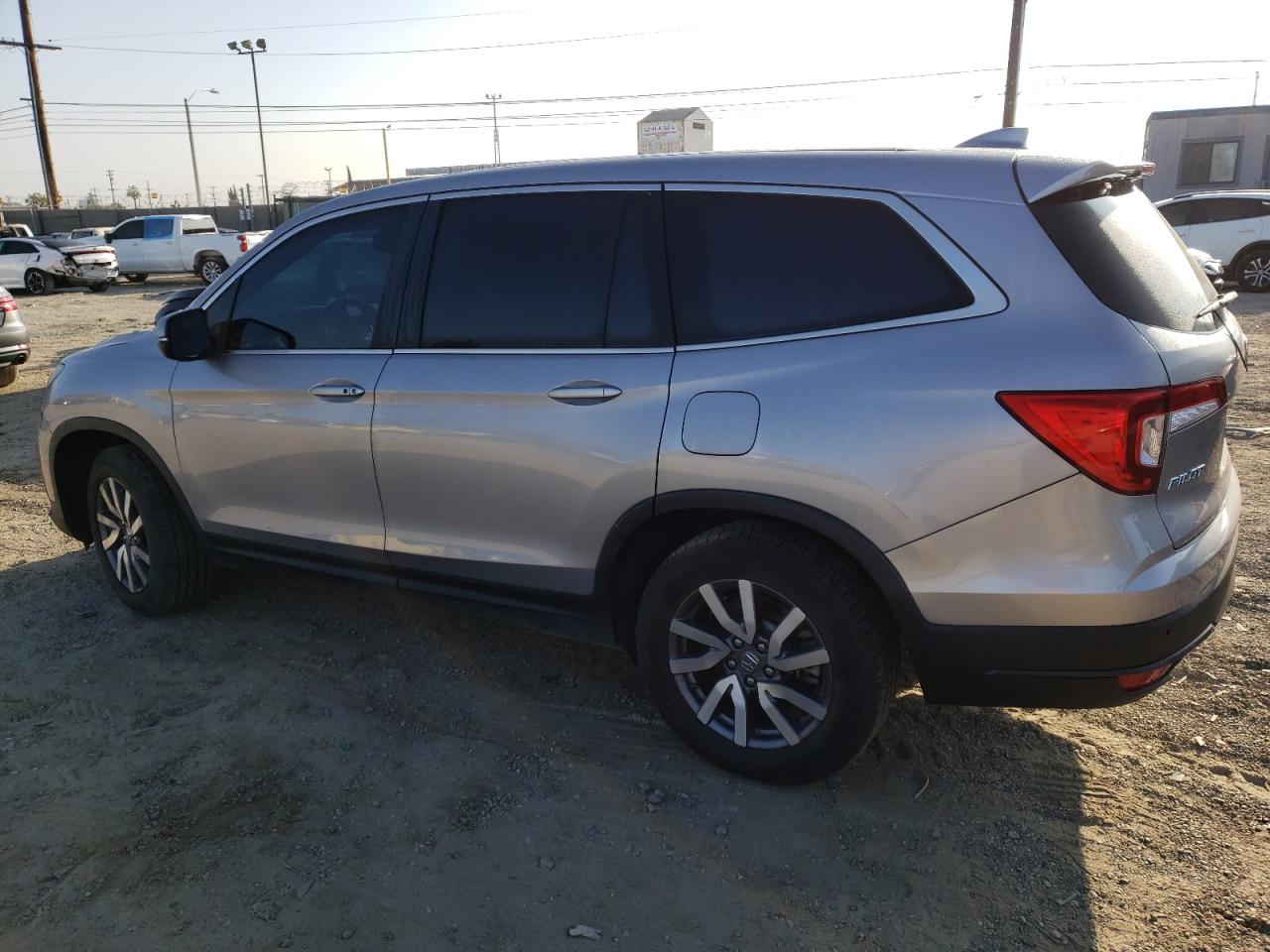 Image 2 of Honda Pilot Exl 2019 with VIN 5FNYF5H51KB023306