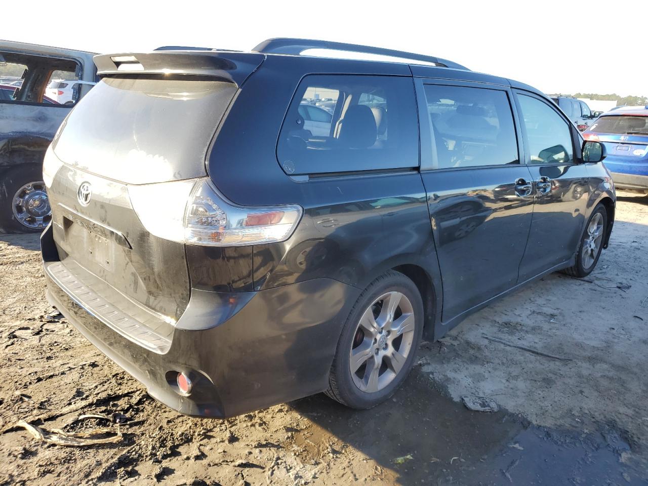 Изображение 3 2012 TOYOTA SIENNA SPORT 2012 с VIN 5TDXK3DC1CS263713