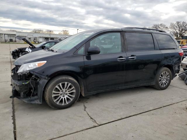 2020 TOYOTA SIENNA XLE 2020 image