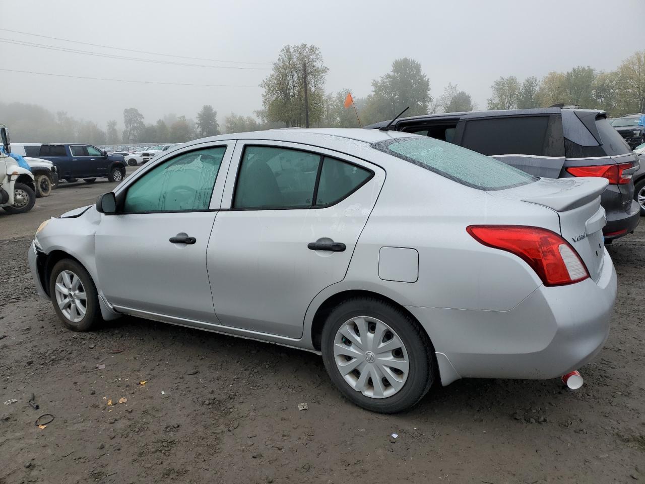 Obraz 2 z 2013 NISSAN VERSA S 2013 z VIN 3N1CN7AP5DL838264