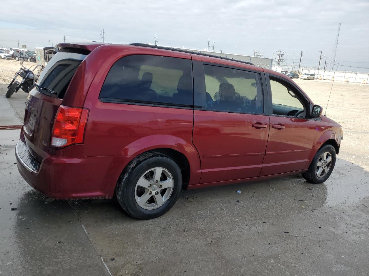Image 3 of 2011 DODGE GRAND CARAVAN MAINSTREET 2011 with VIN 2D4RN3DG5BR669006