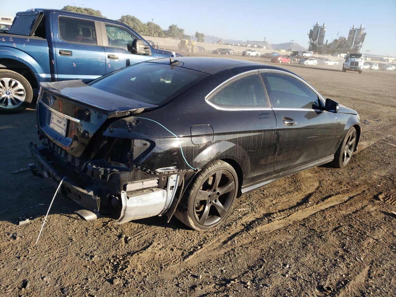 Изображение 3 2015 MERCEDES-BENZ C 350 2015 с VIN WDDGJ5HB8FG375218