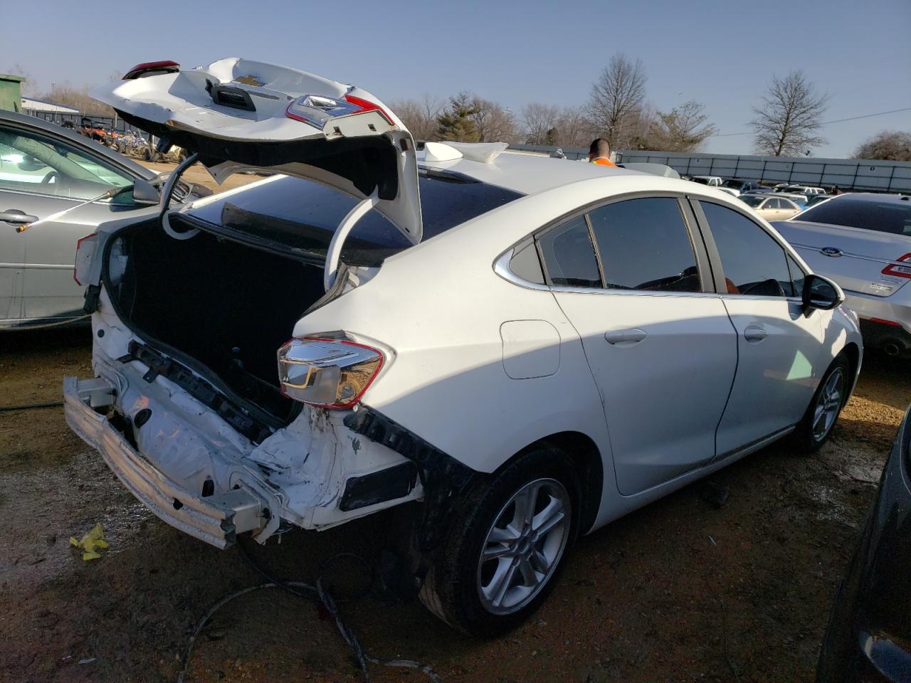 Image 3 of 2017 CHEVROLET CRUZE LT 2017 with VIN 1G1BE5SM1H7226440