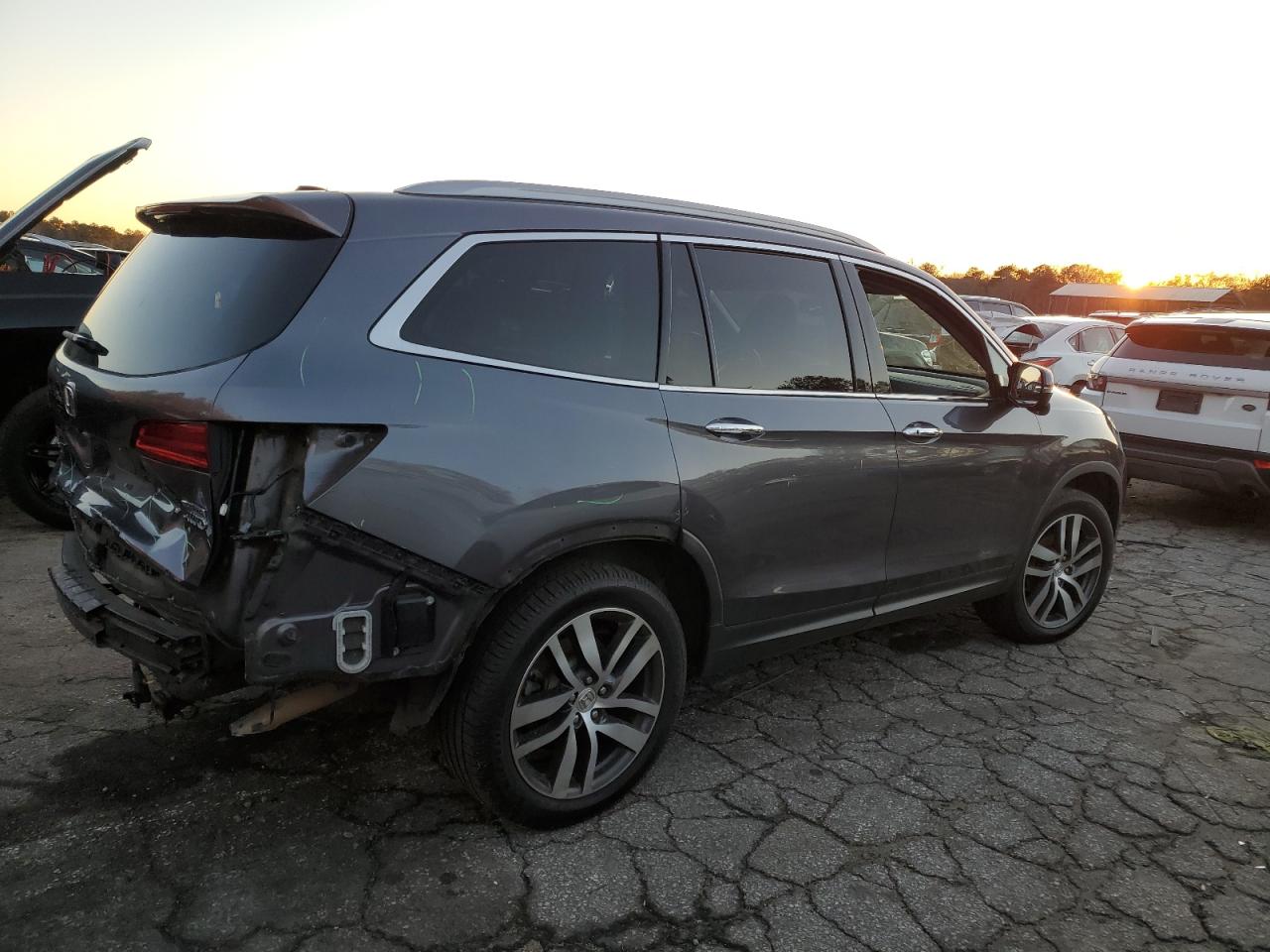 Изображение 3 2016 HONDA PILOT TOURING 2016 с VIN 5FNYF6H96GB010115