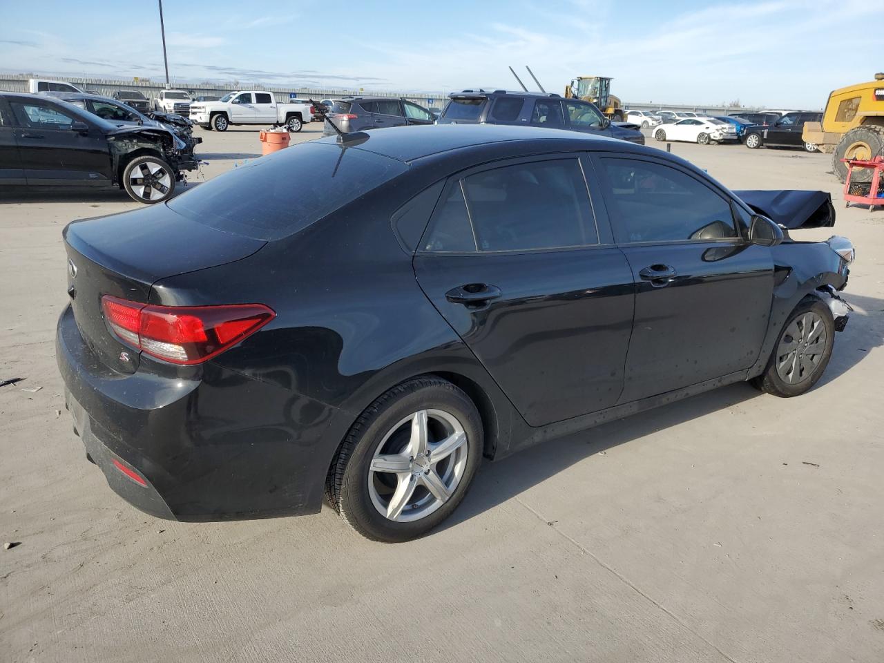 Image 3 of 2019 KIA RIO S 2019 with VIN 3KPA24AB2KE253806