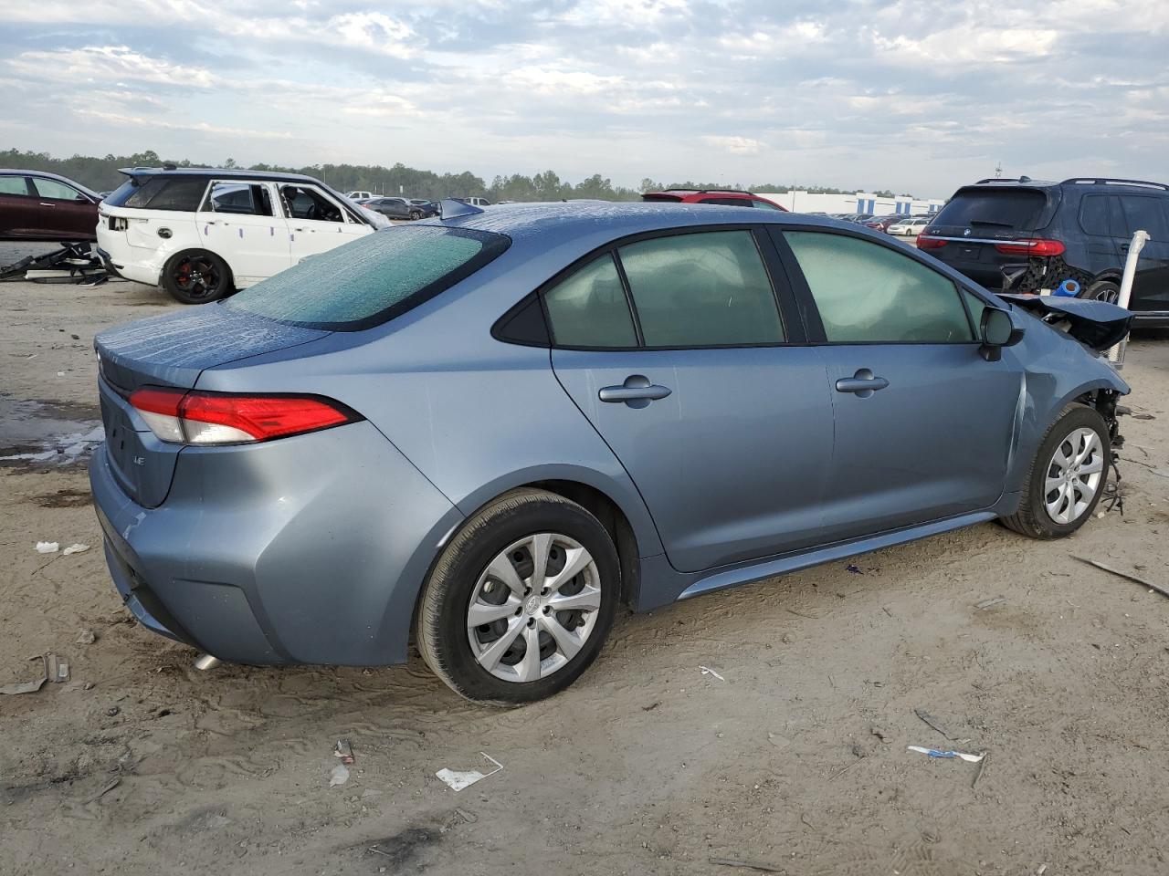 Image 3 of 2021 TOYOTA COROLLA LE 2021 with VIN JTDEPMAE3MJ184823