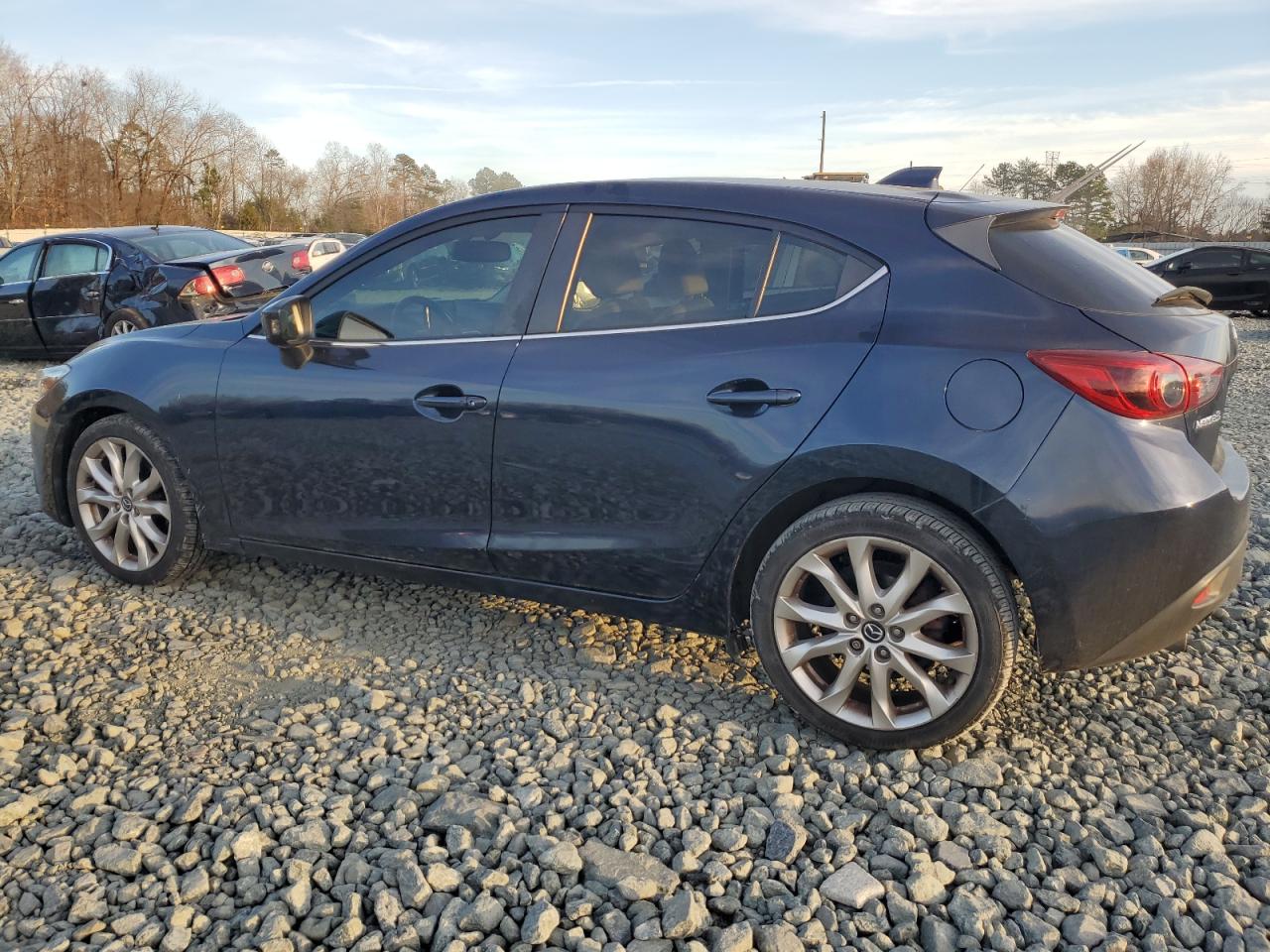 Image 2 of 2015 MAZDA 3 GRAND TOURING 2015 with VIN JM1BM1M35F1250490