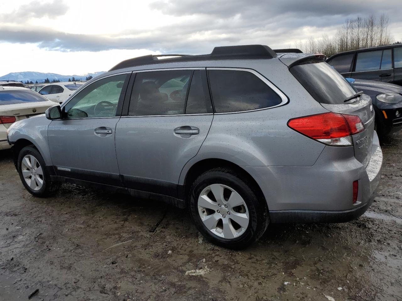 Изображение 2 2010 SUBARU OUTBACK 2.5I PREMIUM 2010 с VIN 4S4BRBGC3A3332729
