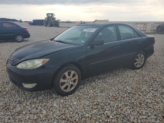Obraz 1 z 2005 TOYOTA CAMRY LE 2005 z VIN 4T1BF30K95U093381