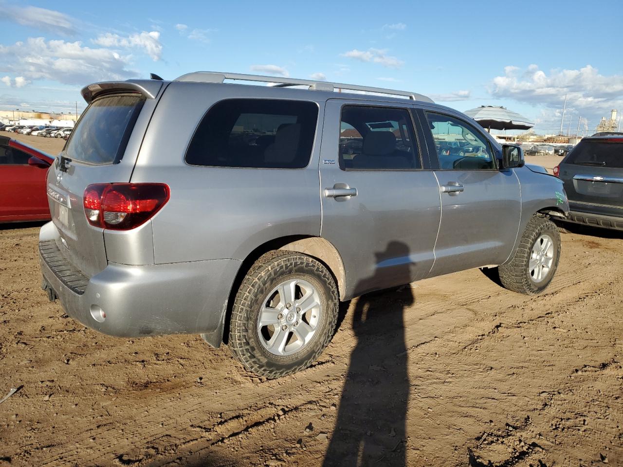 Obraz 3 z 2018 TOYOTA SEQUOIA SR5 2018 z VIN 5TDBY5G11JS159900