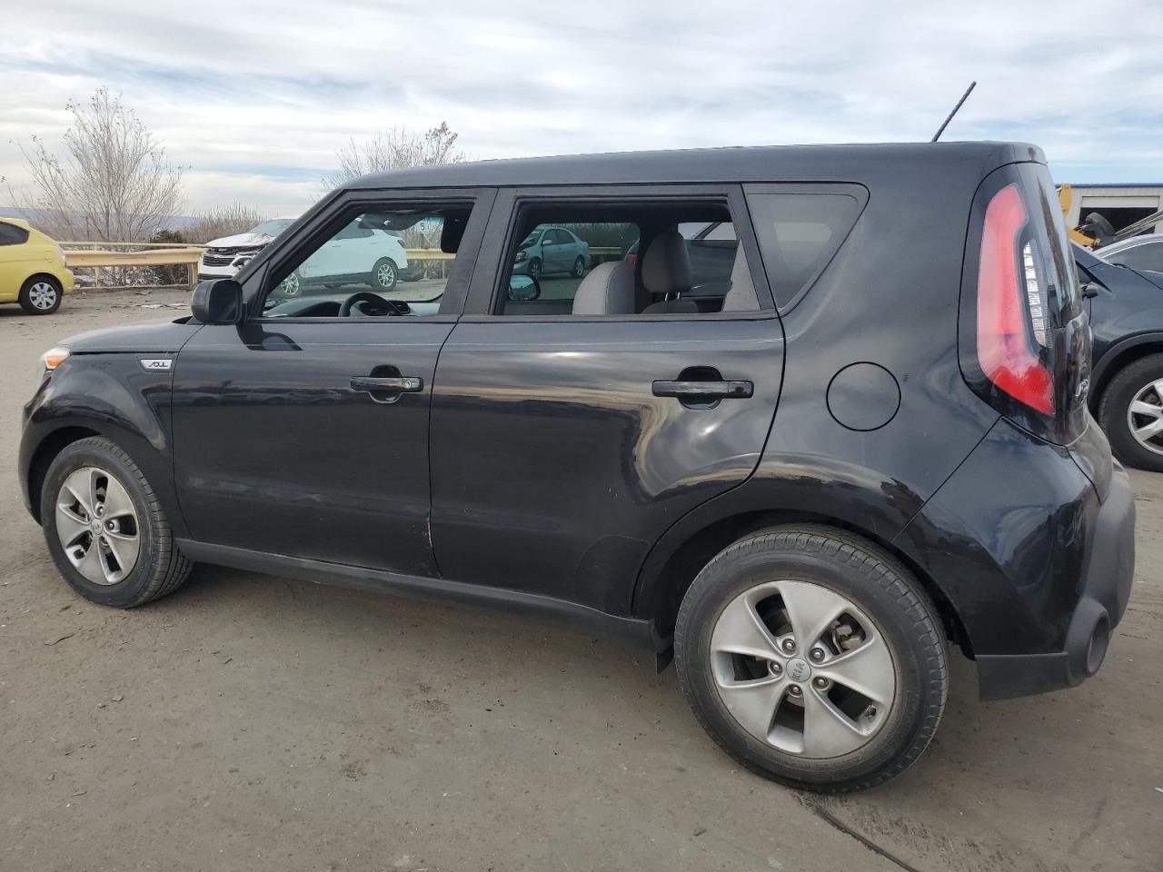 Obraz 2 z 2016 KIA SOUL  2016 z VIN KNDJN2A23G7318617