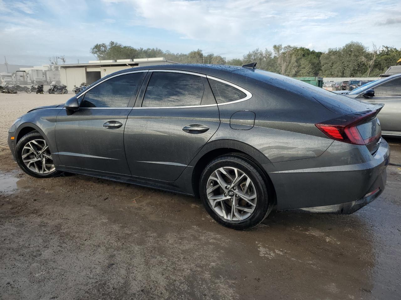 Obraz 2 z 2021 HYUNDAI SONATA SEL 2021 z VIN KMHL64JA9MA165583