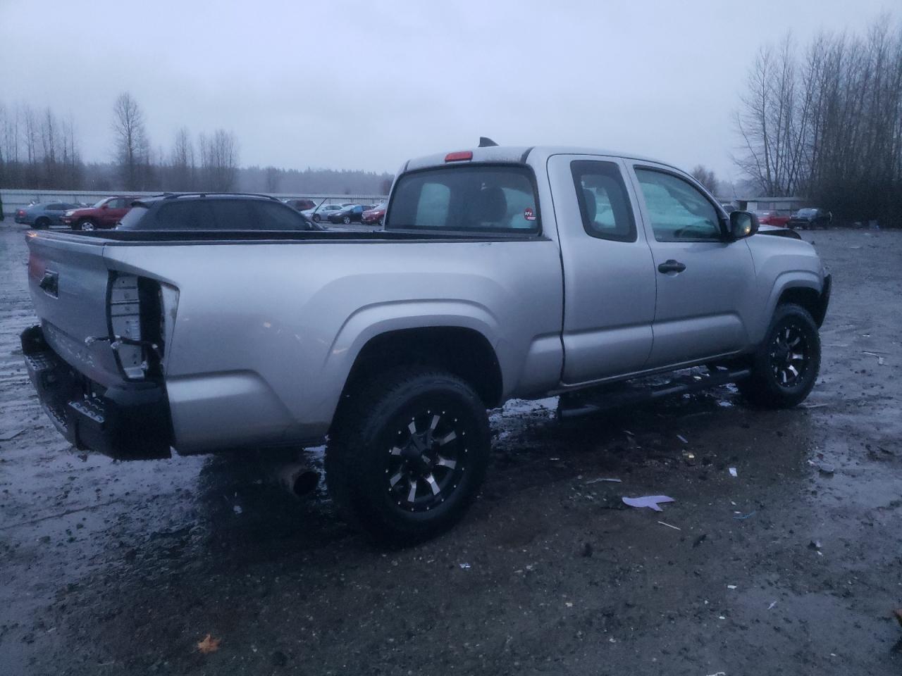 Image 3 of 2017 TOYOTA TACOMA ACCESS CAB 2017 with VIN 5TFRX5GN2HX077232