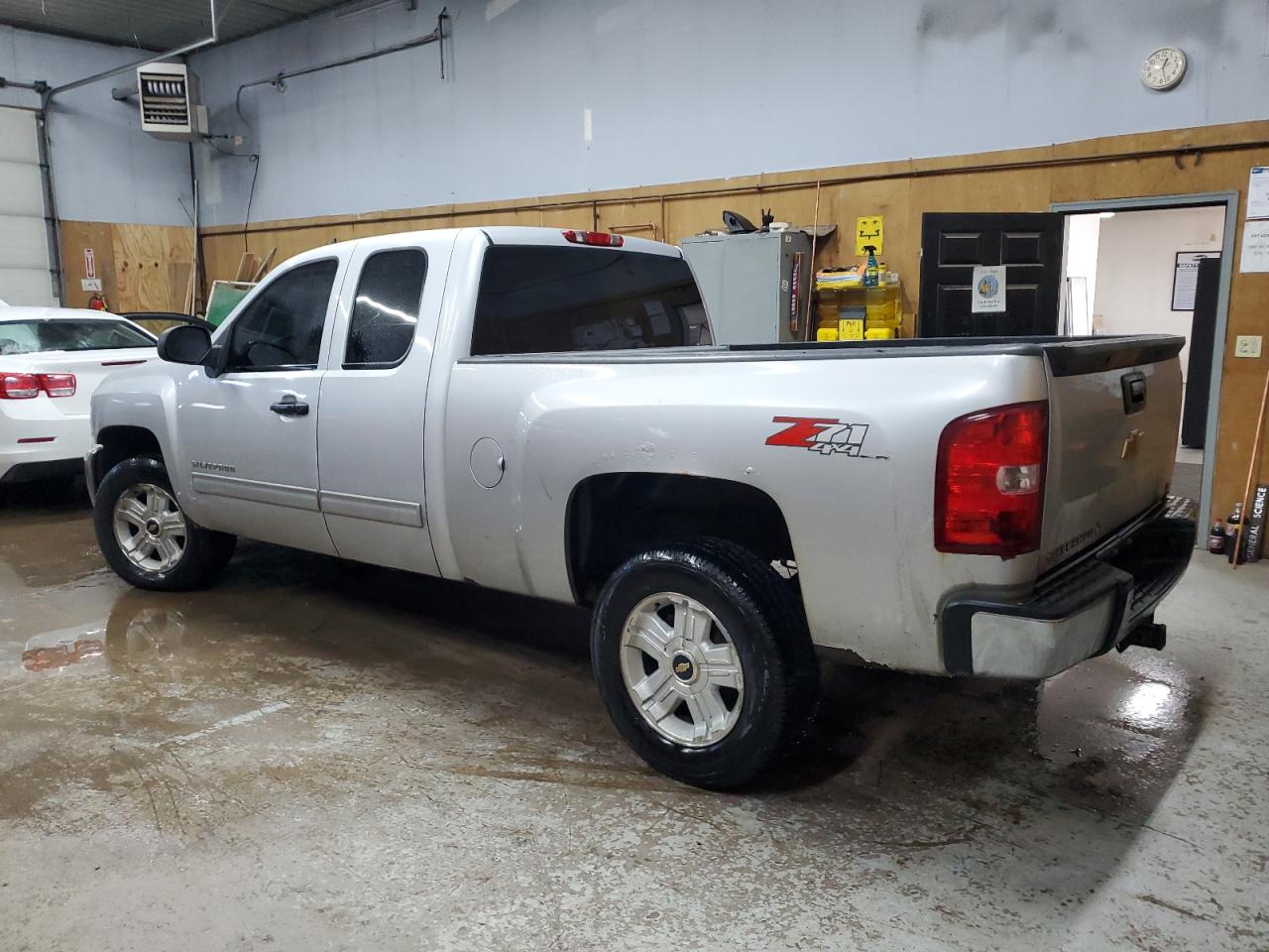 Изображение 2 2013 CHEVROLET SILVERADO K1500 LT 2013 с VIN 1GCRKSE76DZ200238