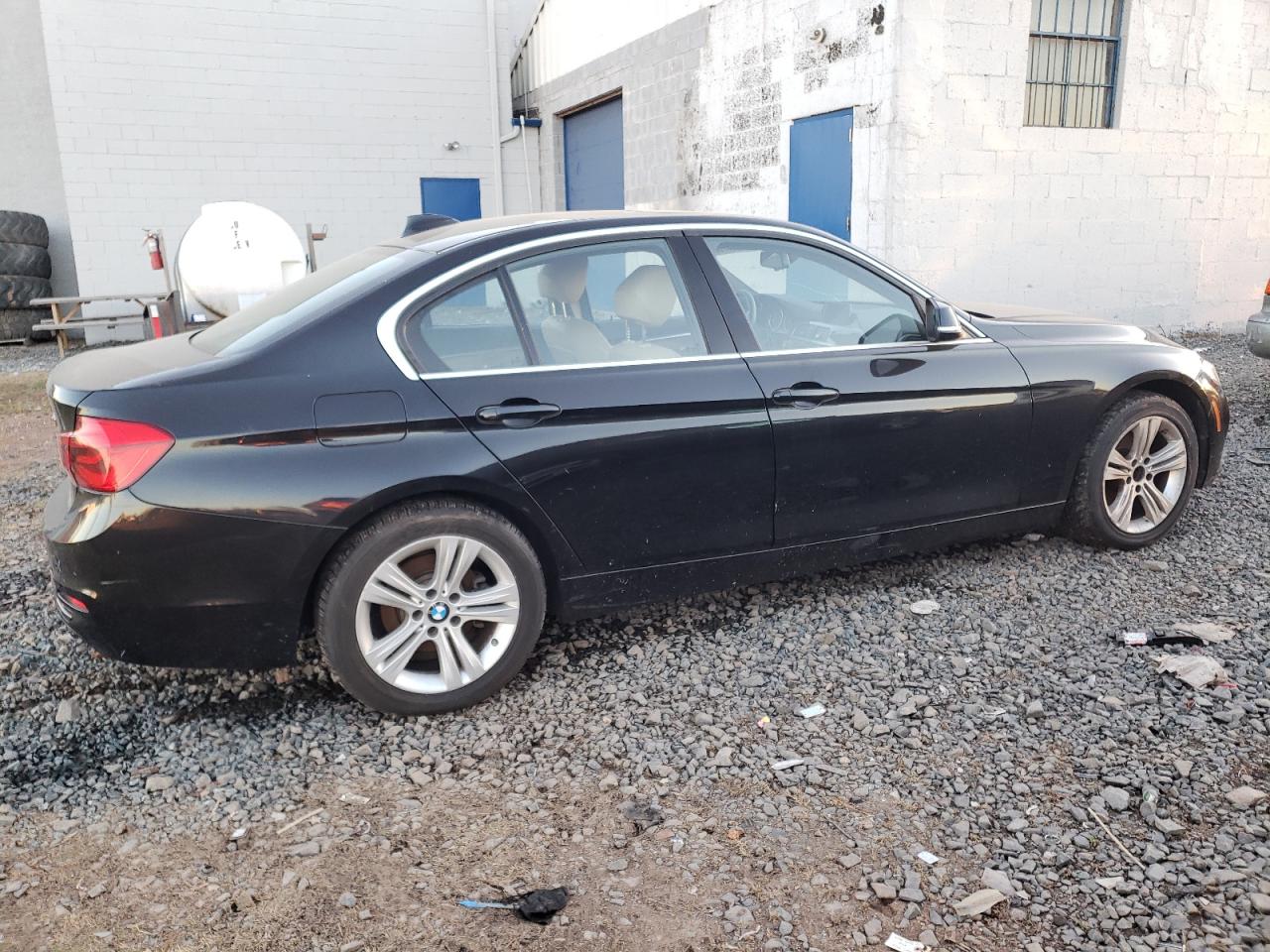 Obraz 3 z 2017 BMW 330 XI 2017 z VIN WBA8D9G5XHNU59514
