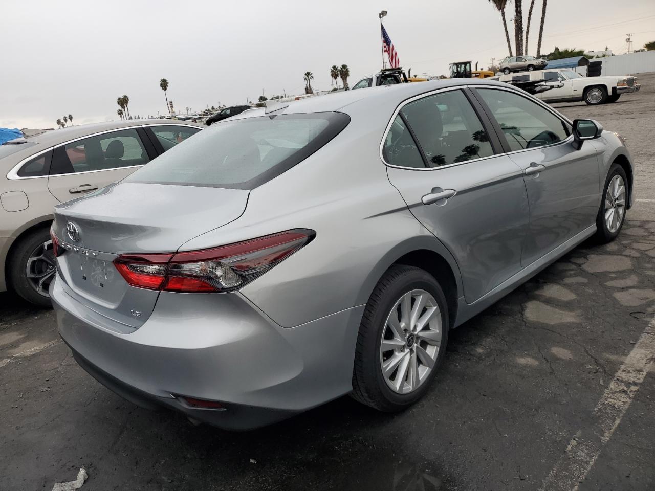 Изображение 3 2023 TOYOTA CAMRY LE 2023 с VIN 4T1C11AK5PU176749