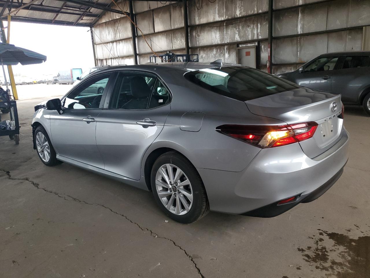 Изображение 2 2023 TOYOTA CAMRY LE 2023 с VIN 4T1C11AK0PU837314